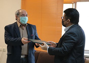 تقدیر پیشکسوت رسانه‌ای استان بوشهر از مدافعان سلامت دانشگاه علوم پزشکی بوشهر