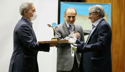 برگزیدگان هفتمین جشنواره آموزش دانشگاه تهران تقدیر شدند