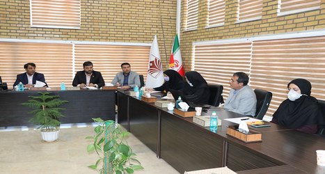 نشست ریاست  محترم و مدیران مرکز پیرامون پیگیری مصوبات هیات امنا