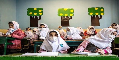 امتحانات حضوری دانش آموزان با رعایت پروتکل های بهداشتی در حال برگزاری است