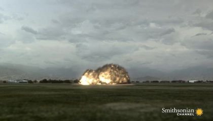 Photographer Witnesses Final Moments Before Plane Crash