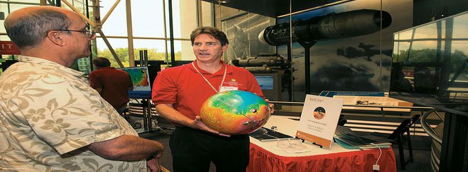 Smithsonian Scientists Bring the Planets to the Public
