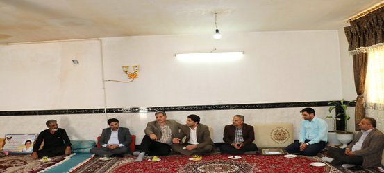 حضور مسئولان بهداشت و درمان استان همدان در منزل اهدا کنندگان عضو ملایر