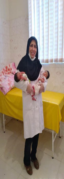 زایمان موفقیت آمیز مادر باردار دو قلو در آمبولانس اورژانس لردگان