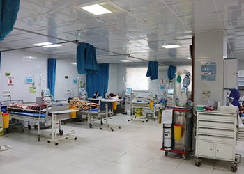 رئیس بیمارستان امام حسین (ع) اهرم:
ظرفیت پذیرش بیماران دیالیزی در بیمارستان امام حسین (ع) اهرم افزایش یافت