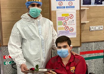 بعد از یک ماه بستری؛
بیمار کرونایی بستری در ICU بیمارستان سوانح سوختگی شهرستان گناوه ترخیص شد