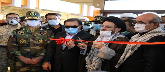 افتتاح نمایشگاه دفاع مقدس با حضور استاندار لرستان و نماینده ولی فقیه/ گزارش تصویری