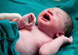 تولد نوزاد عجول در آمبولانس اورژانس ۱۱۵ در استان گلستان