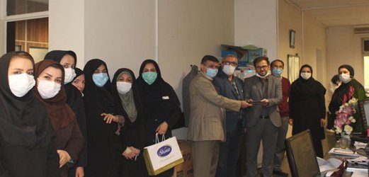 تقدیر رییس بیمارستان مهدیه از کارکنان امور مالی در  روز حسابدار