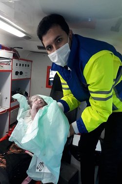 تولد نوزاد عجول در آمبولانس اورژانس ۱۱۵ در استان گلستان در منطقه کُرَند