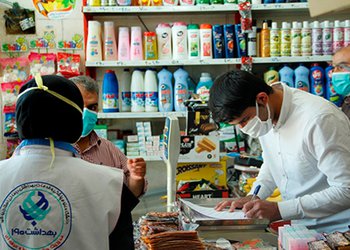 معاون بهداشتی شبکه بهداشت و درمان دشتستان:
۳۷۰۰۰ بازدید توسط کارشناسان بهداشت محیط شهرستان دشتستان از صنوف انجام‌گرفته است