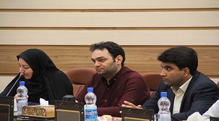 برگزاری سمینار توسعه کسب و کارهای فضا پایه در دانشگاه یزد
