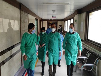 بازدیدرییس دانشگاه علوم پزشکی شاهرود  از بخش های بیمارستان امام حسین (ع) شاهرود