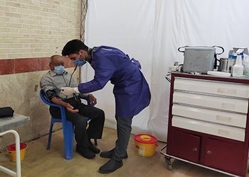 سرپرست شبکه بهداشت و درمان گناوه:
بیش از ۳۶۹۵ دوز واکسن کرونا در گناوه تزریق شده است
