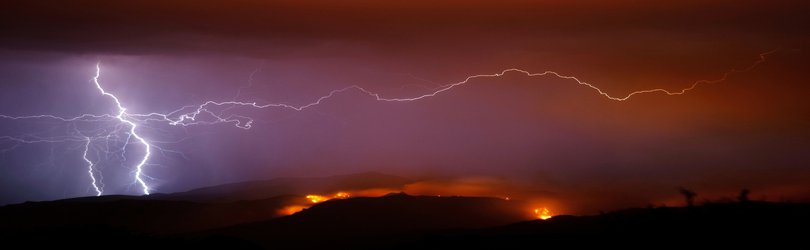 Air pollution helps wildfires create their own lightning