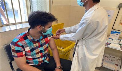 دانشجویان دانشگاه آزاد اسلامی شهرکرد واکسینه شدند