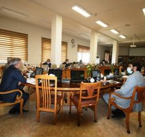 شورای مدیریت آموزش عالی استان تهران به دنبال کاهش اختیارات دانشگاه‌ها نیست/ هدف از تشکیل شورای مدیریت آموزش عالی استان‌ها، تمرکززدایی در آموزش عالی است/ شورای مدیریت آموزش عالی استان‌ها در همه استان‌ها تشکیل می‌شود