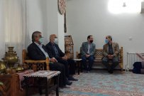 رئیس دانشگاه جامع علمی کاربردی با خانواده های شهدای مدافع حرم در استان مازندران دیدار کرد