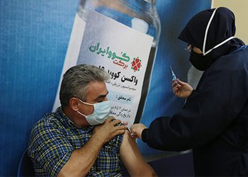 در ادامه فاز سوم مطالعه بالینی اولین واکسن ایرانی کرونا؛
تزریق دوز دوم واکسن کووایران برکت در بوشهر در حال انجام است/ گزارش تصویری