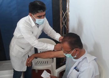 دبیر ستاد مقابله با کرونا در استان بوشهر:
واکسیناسیون به‌صورت مستمر و حتی در روزهای تعطیل در استان انجام می‌شود
