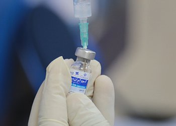معاون بهداشتی دانشگاه علوم پزشکی بوشهر:
۱۹۶ هزار دوز واکسن کرونا در استان بوشهر تزریق شده است/ واکسیناسیون کرونا بدون وقفه در بوشهر در حال انجام است