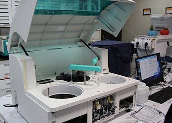 رئیس شبکه بهداشت و درمان شهرستان عسلویه خبر داد:
دستگاه اتوآنالایزر در آزمایشگاه مرکزی شهرستان عسلویه راه‌اندازی شد
