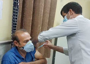 رییس شبکه بهداشت و درمان شهرستان دشتستان:
۵۹ هزاردشتستانی واکسن نوبت اول خود را دریافت کرده‌اند / ۸۱ درصد افراد ۵۰ سال به بالا واکسینه شده‌اند