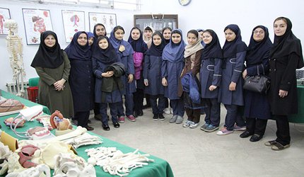 بازدید دانش آموزان مدارس رشت از مجموعه موزه آناتومی دانشگاه آزاد اسلامی واحد رشت