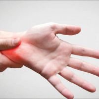 متخصص جراحی استخوان و مفاصل: استفاده بیش از حد از مچ دست باعث سندرم کارپال می‌شود