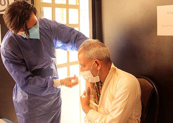 رییس مرکز بهداشت شهرستان بوشهر خبر داد؛
تزریق دوز سوم واکسن کرونا جهت بیماران خاص در شهرستان بوشهر
