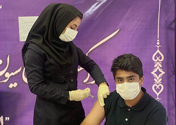 معاون بهداشتی شبکه بهداشت و درمان جم:
۹۴٫۳ درصد از دانش آموزان ۱۲ تا ۱۸ سال جمی یک نوبت واکسن کرونا دریافت کرده‌اند