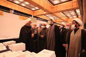 رئیس نهاد نمایندگی مقام معظم رهبری در دانشگاه‌ها از نمایشگاه تمدن نوین اسلامی بازدید کرد