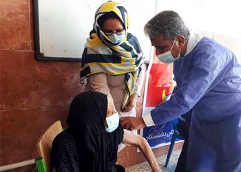 رئیس شبکه بهداشت و درمان دشتستان:
بیش از ۳۲۰ هزار دوز واکسن کرونا در شهرستان دشتستان تزریق شده است
