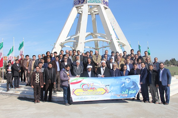 تجدید میثاق دانشگاهیان دانشگاه گنبدکاووس با شهدای گمنام در ایام ا... دهه مبارک فجر