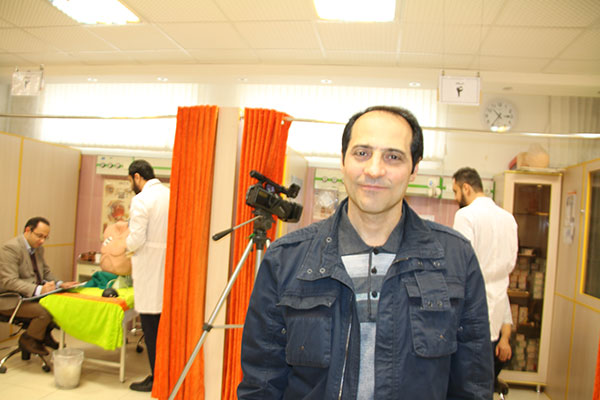 ناظر و نماینده حوزه معاونت علوم پزشکی:
   
   تعهد علمی،اراده و تلاش دانشجویان مهمترین عامل موفقیت دانشجویان در آزمون صلاحیت بالینی (OSCE) است