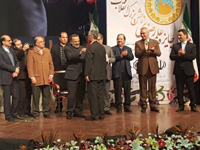 استاد دانشکده علوم ریاضی نشان ویژه استاد برگزیده جشنواره علمی رضوی را دریافت کرد