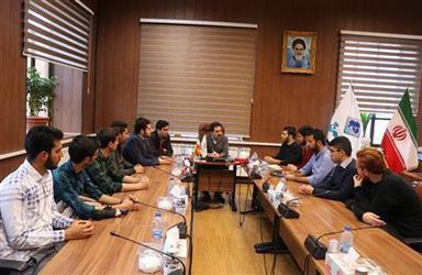 تیم رباتیک دانشگاه کردستان با شهردار سنندج دیدار کردند/ تندیس مسابقات بین‌المللی شیراز به شهرداری اهداء شد