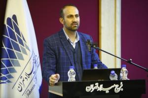 مهدی نصیری در سخنرانی خود تشریح کرد:-پیام‌رسانی هدفمند به مشتریان بانک‌ها