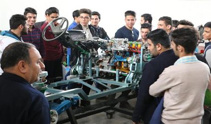 چرا دانشگاه آزاد اسلامی بر آموزش حضوری دانشگاه‌ها اصرار دارد؟