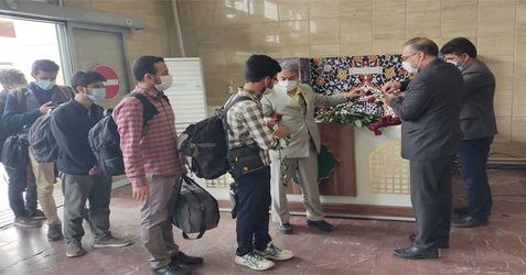 مراسم استقبال از کاروان راهیان نور دانشجویان دانشگاه فردوسی مشهد برگزار شد