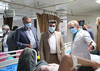 سرپرست دانشگاه علوم پزشکی بوشهر در ادامه بازدیدهای نوروزی خود از شهرستان گناوه بازدید کرد/ گزارش تصویری