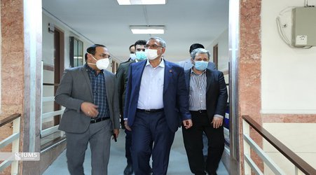 بازدید سرزده وزیر بهداشت از بیمارستان فیروزگر
