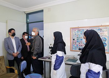 بازدید سرپرست معاونت درمان دانشگاه از آزمایشگاه مرکزی کرونا و اورژانس ۱۱۵ استان بوشهر / گزارش تصویری