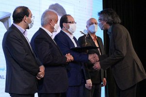 ۶۷ برگزیده نهمین جشنواره آموزش دانشگاه تهران معرفی شدند/ اعطای تندیس جشنواره با حضور وزیر علوم و رئیس دانشگاه تهران به برگزیدگان