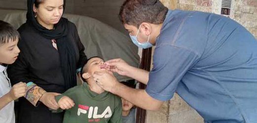 اجرای طرح ایمن سازی تکمیلی فلج اطفال در مرکز بهداشت شرق