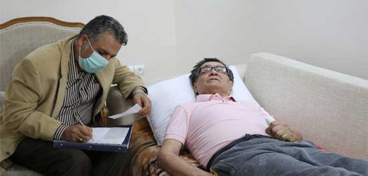 ارایه خدمات پزشکی توسط جهاد دانشگاهی به هنرمند پیشکسوت کشور