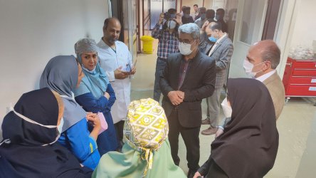 بازدید  رئیس دانشگاه علوم پزشکی شاهرود از اتاق های عمل بیمارستان امام حسین (ع)