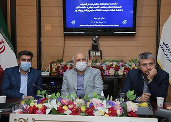 سرپرست دانشگاه علوم پزشکی بوشهر:
صنایع مستقر در استان بوشهر باید سهمشان را در بیماری زدایی به معنای واقعی تامین و جبران کنند/ گزارش تصویری