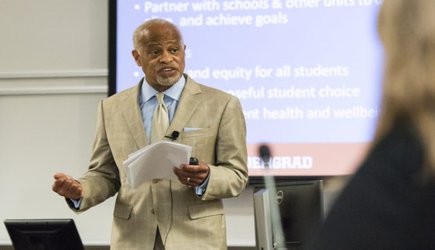 Faculty Senate focuses on support for undergraduate education