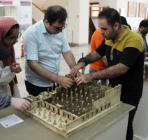 بازدید دانشجویان نابینای دانشگاه تهران از نمایشگاه «لمس تاریخ» در موزه ملی ایران